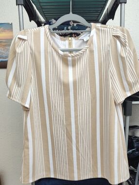 Liz Claiborne Beige and White Striped Short Sleeve Top